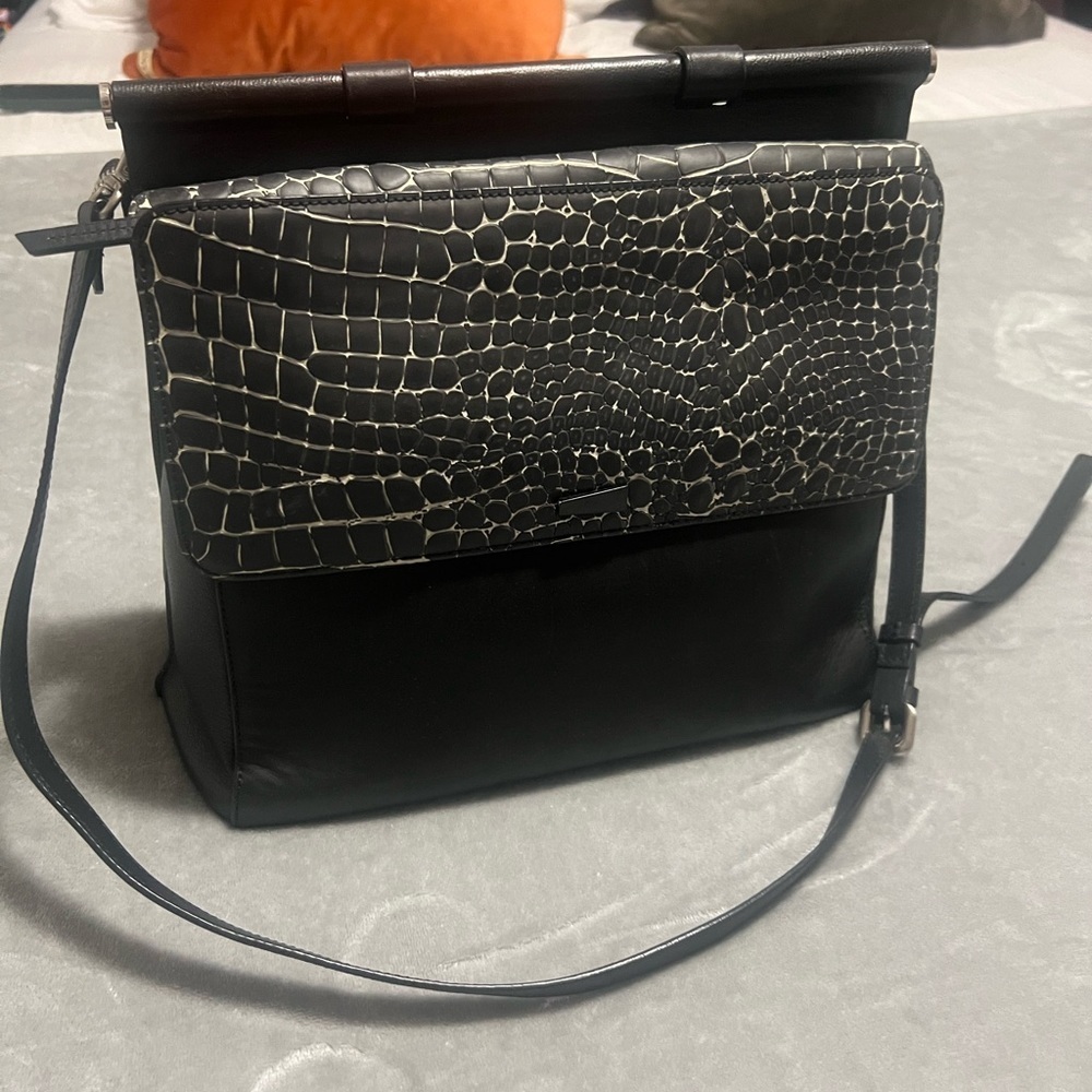 Rouge and Lounge tote bag